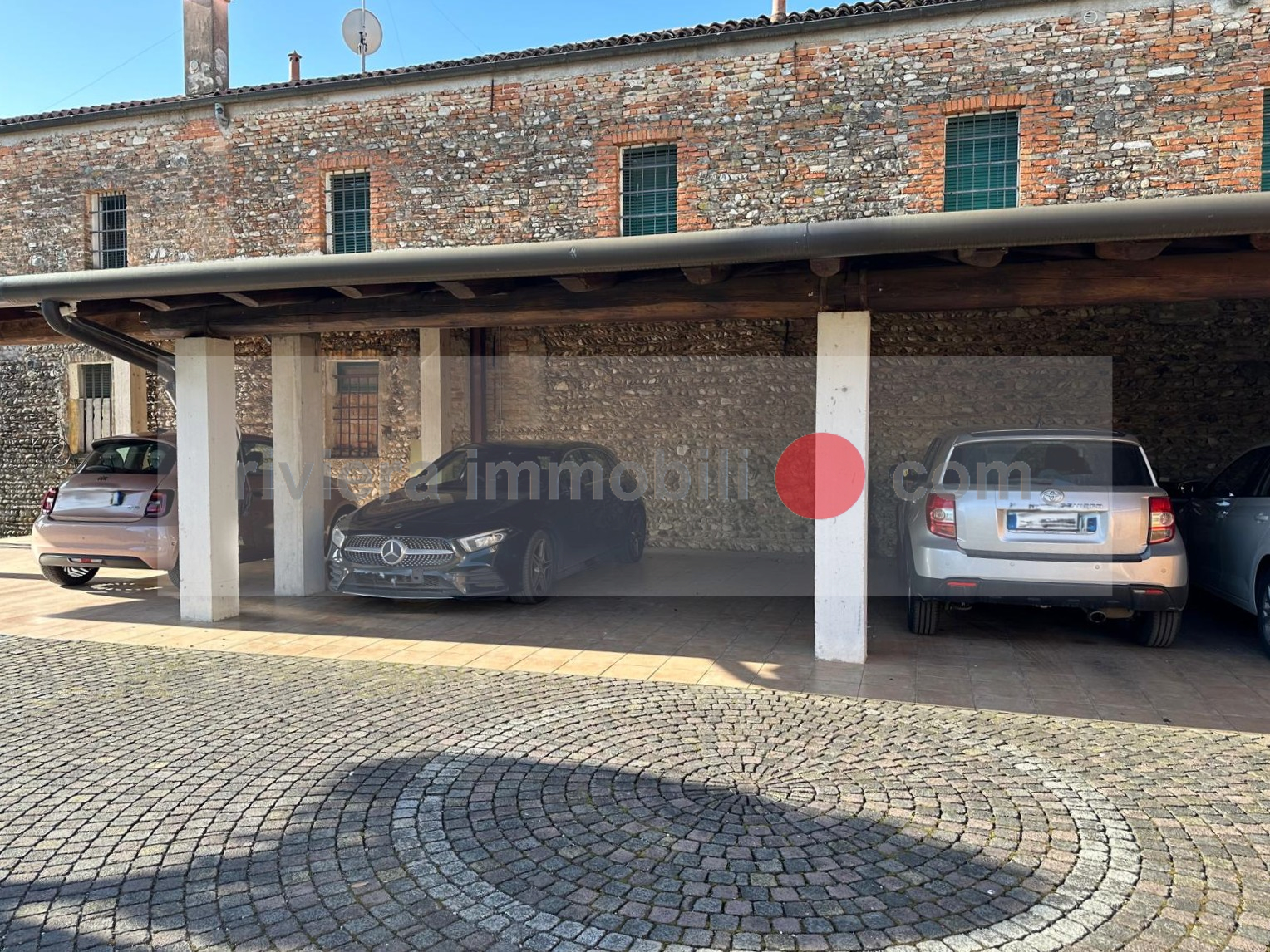 Posto auto coperto